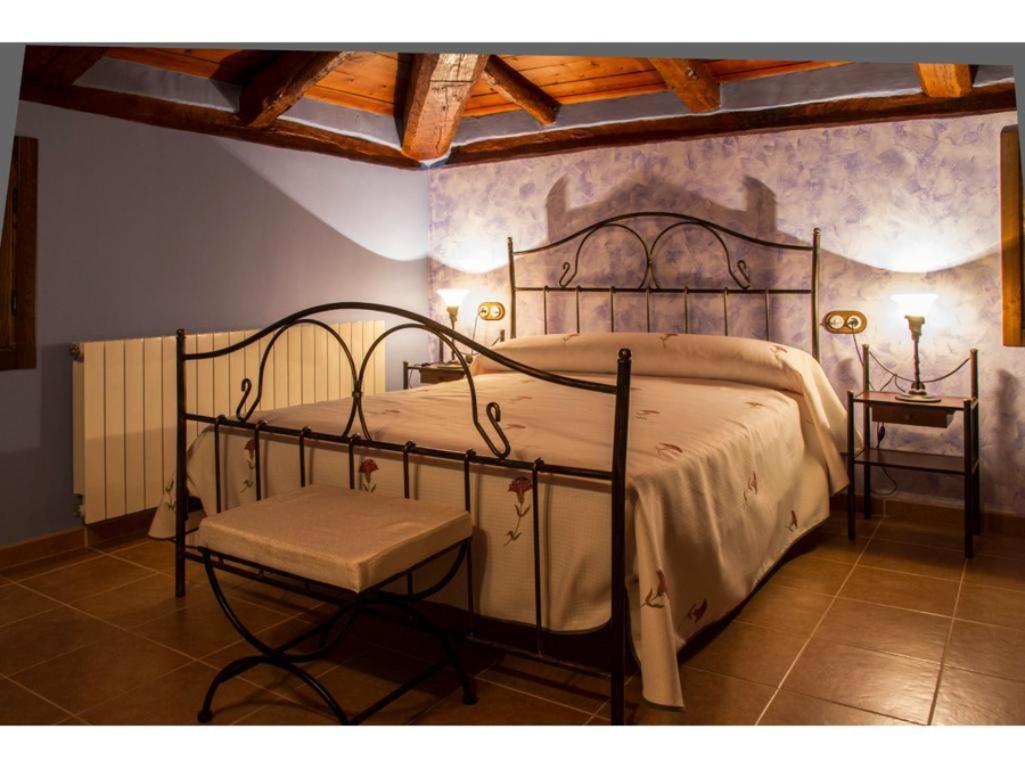 Masia Los Camineros Cella Exteriör bild