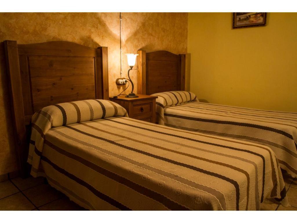 Masia Los Camineros Cella Exteriör bild