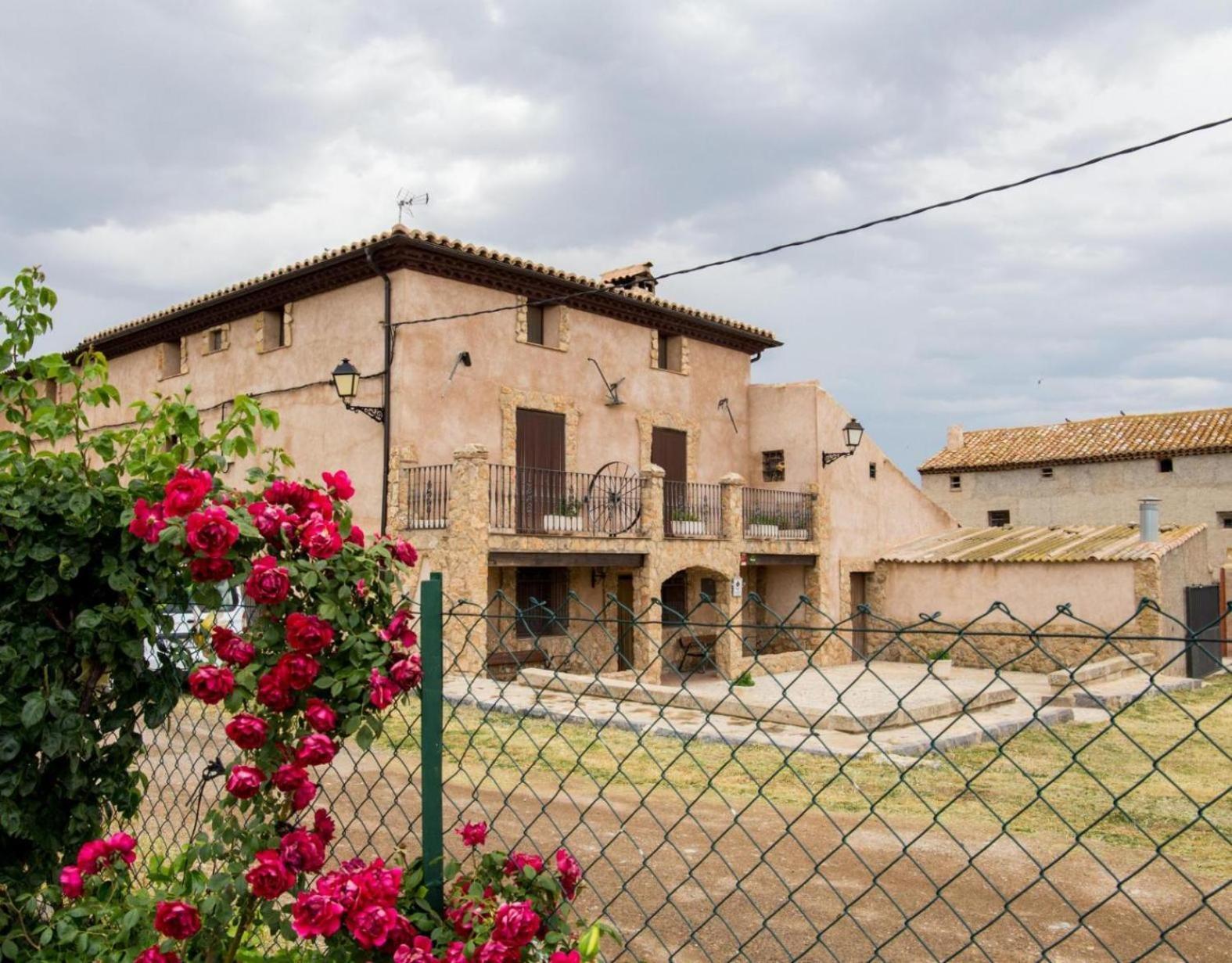 Masia Los Camineros Cella Exteriör bild